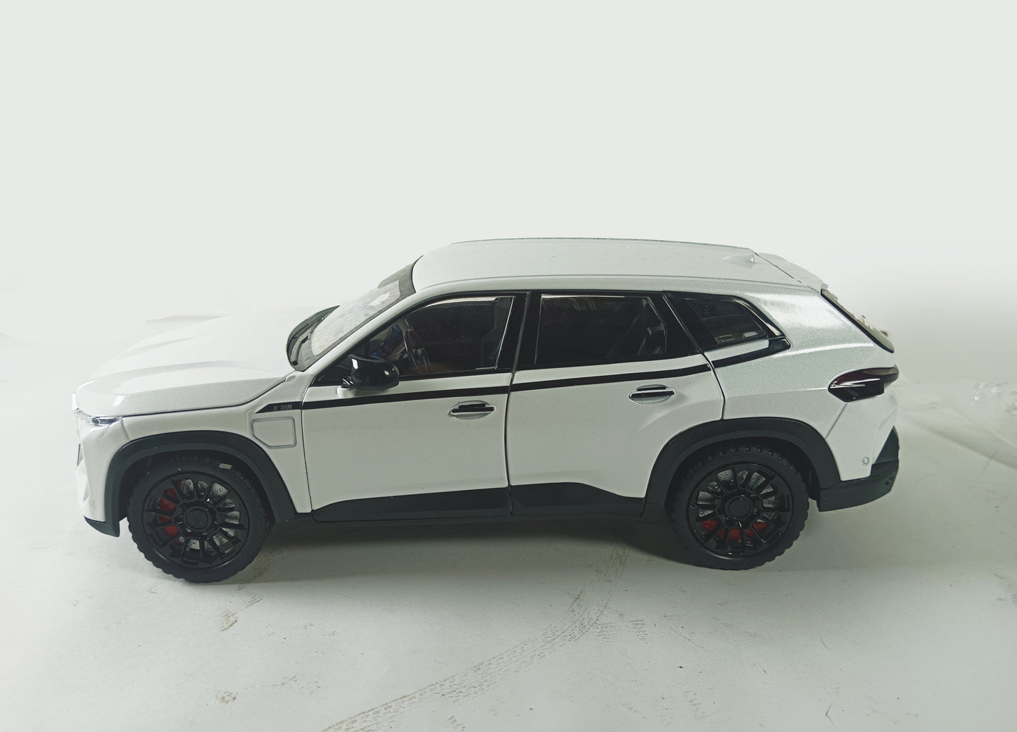Diecast Scale 1:24 Model BMW X Series