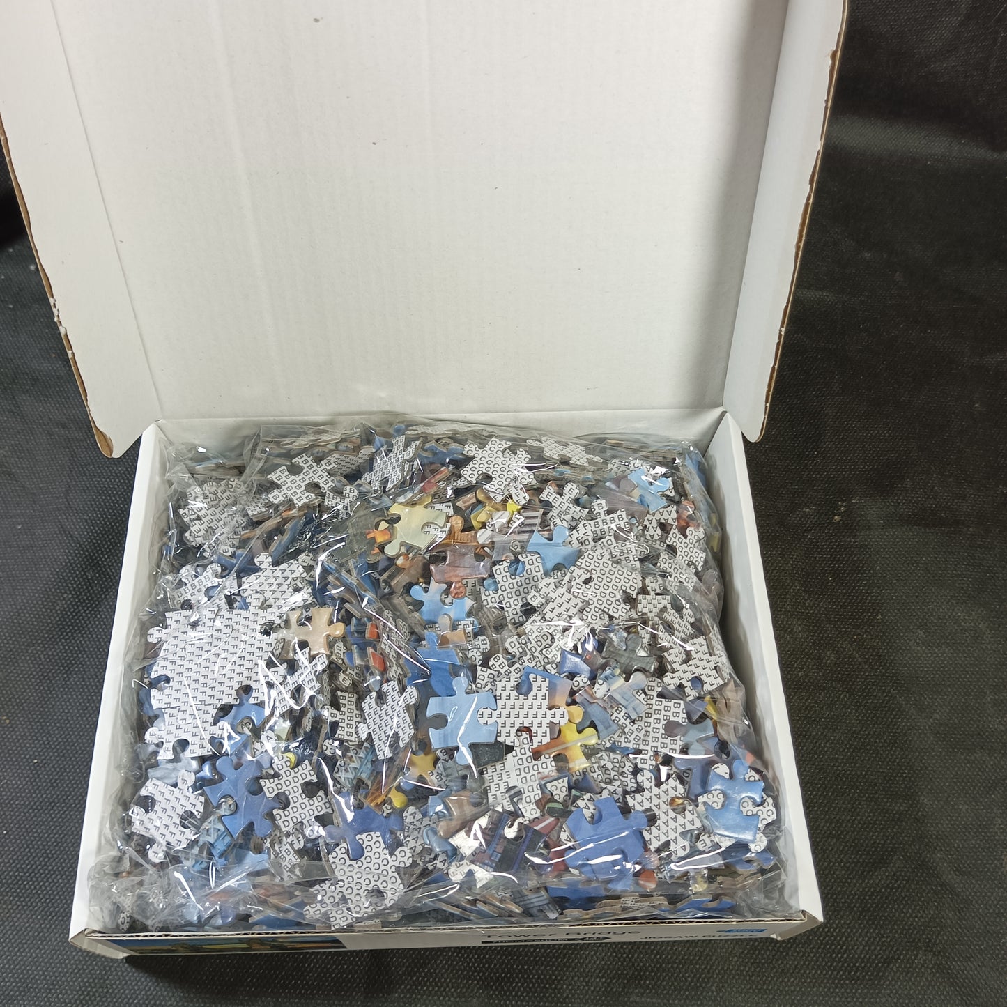 1000-Piece Jigsaw Puzzle – Tower Bridge and animals edition