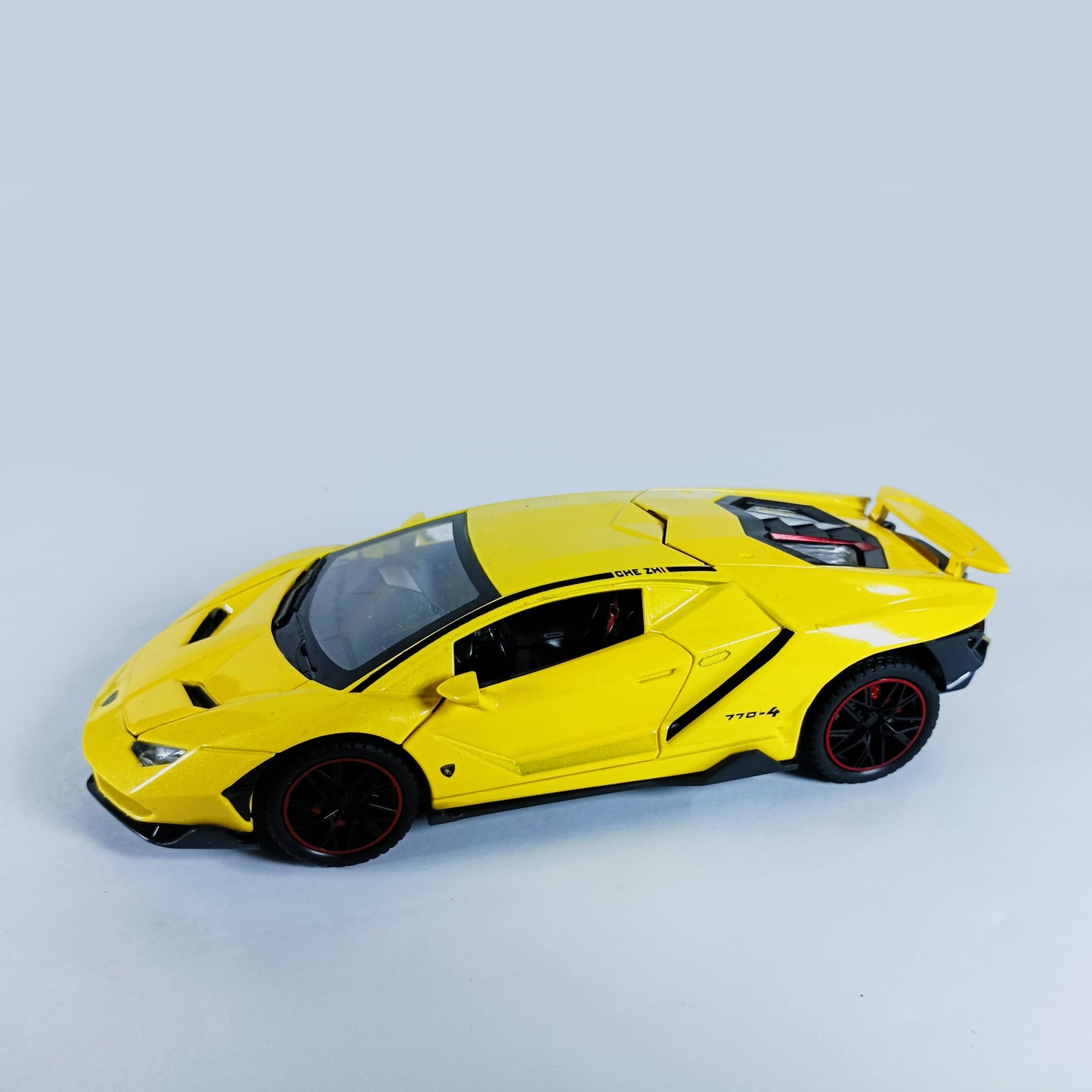 Che Zhi Die-Cast Lamborghini Model Car (1:24 Scale) with smoke
