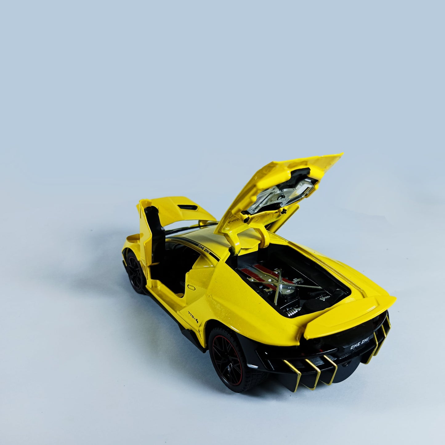 Che Zhi Die-Cast Lamborghini Model Car (1:24 Scale) with smoke
