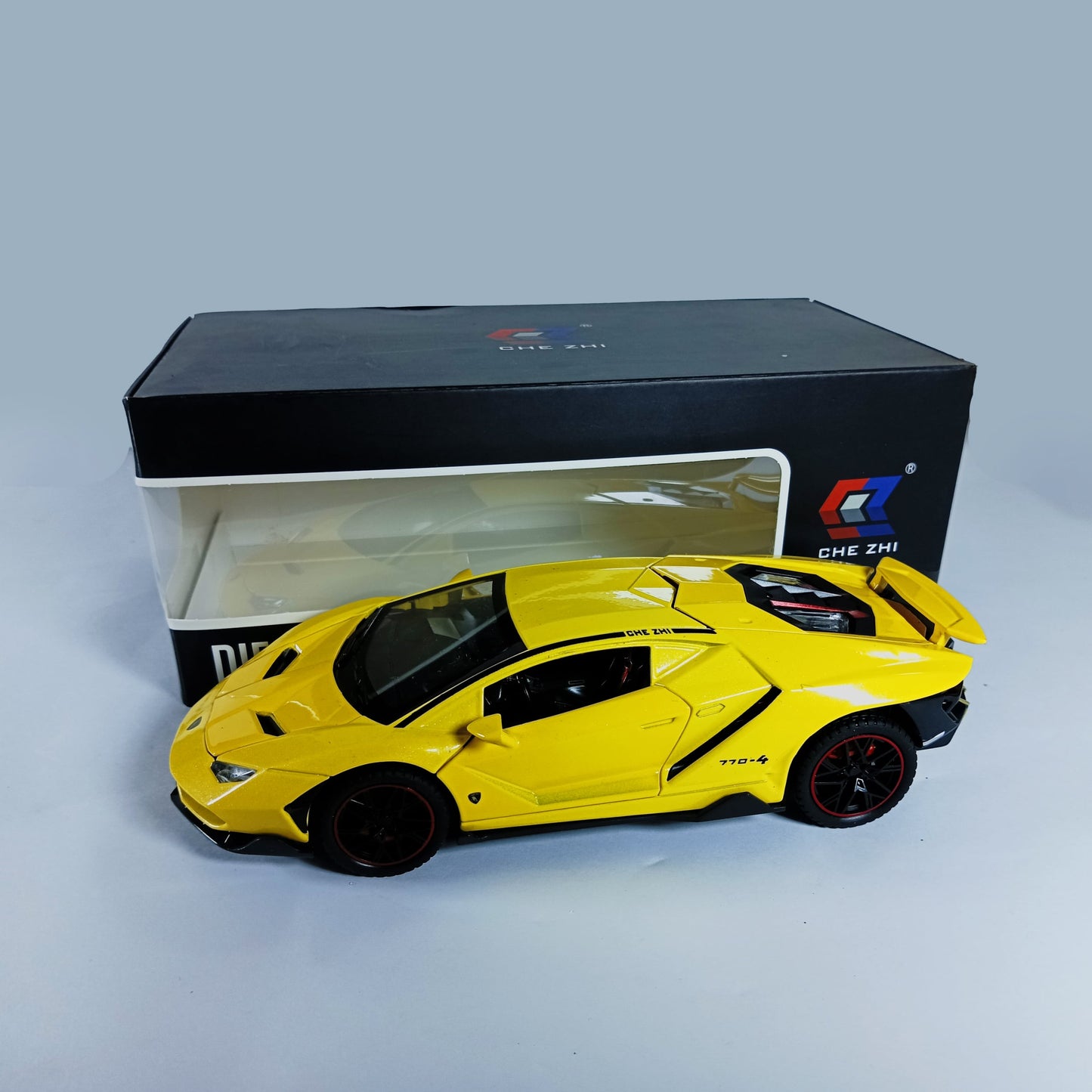 Che Zhi Die-Cast Lamborghini Model Car (1:24 Scale) with smoke