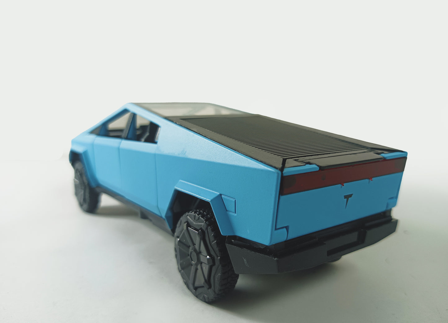 Tesla Cybertruck Mini Die-Cast Model Scale: 1:32