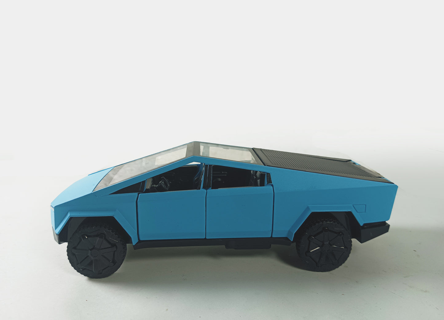 Tesla Cybertruck Mini Die-Cast Model Scale: 1:32