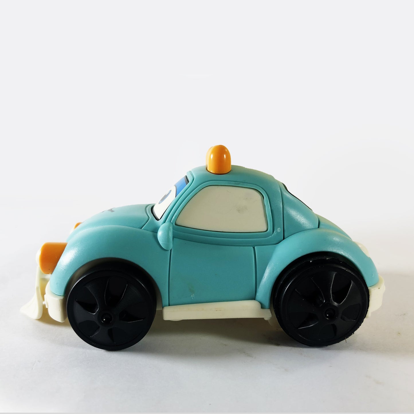 Leilan Transforming Car: Cartoon Edition