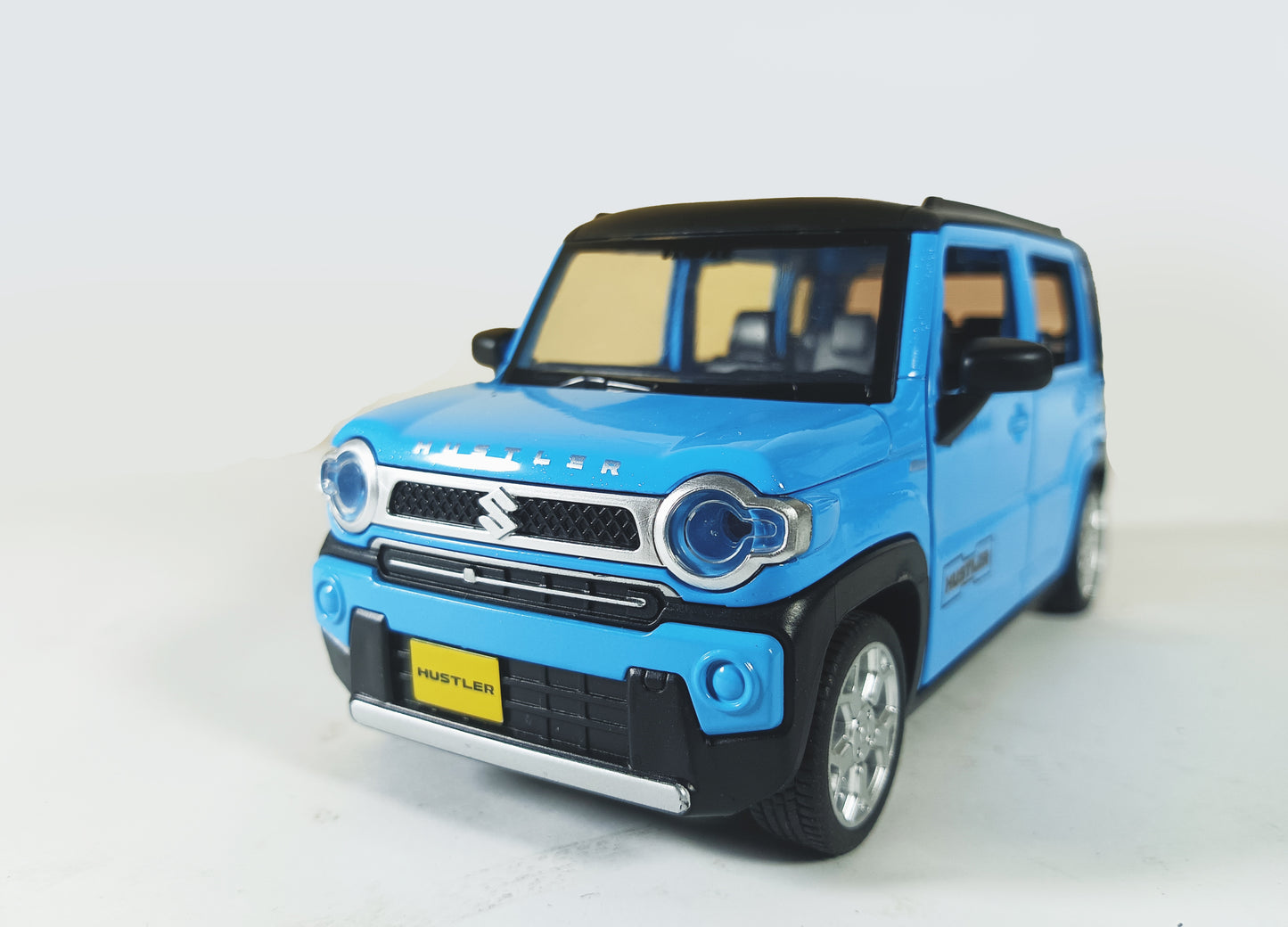Suzuki Hustler Die-Cast Model Car 1:22 Scale