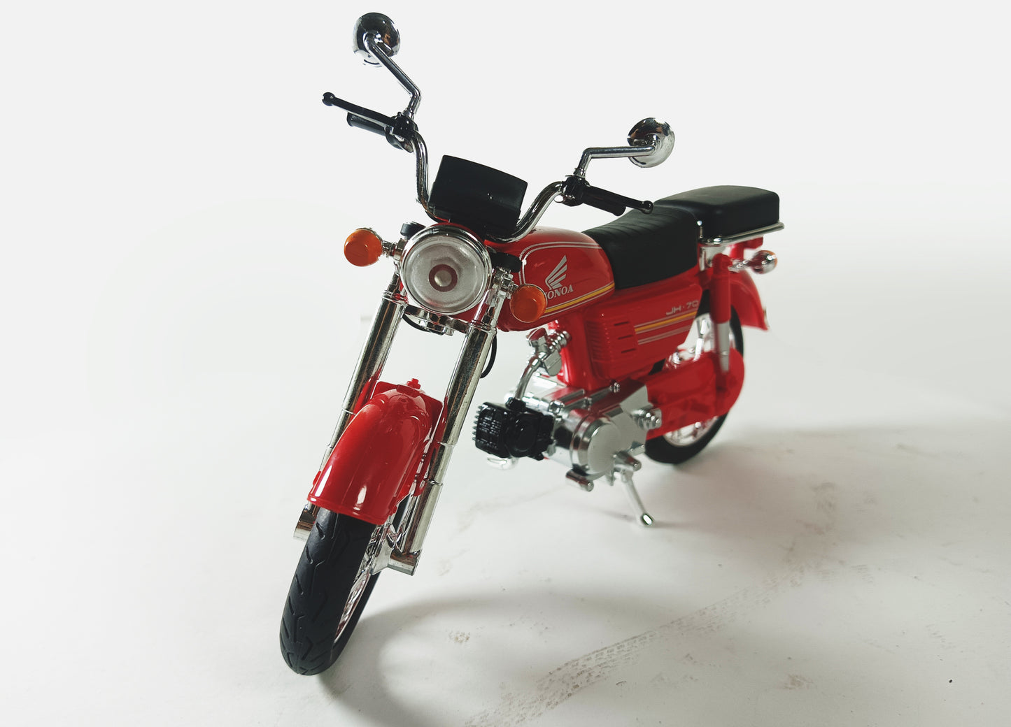 Die-Cast Scale Model Replica Motorcycle
