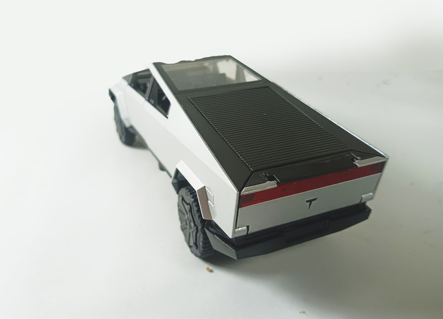 Tesla Cybertruck Mini Die-Cast Model Scale: 1:32