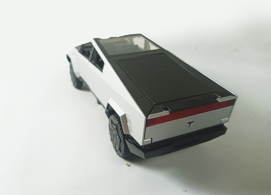 Tesla Cybertruck Mini Die-Cast Model Scale: 1:32