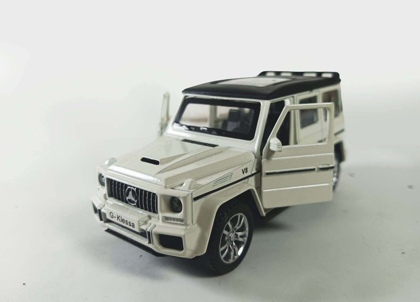 Die-Cast Model of G-Class Mercedes (White)