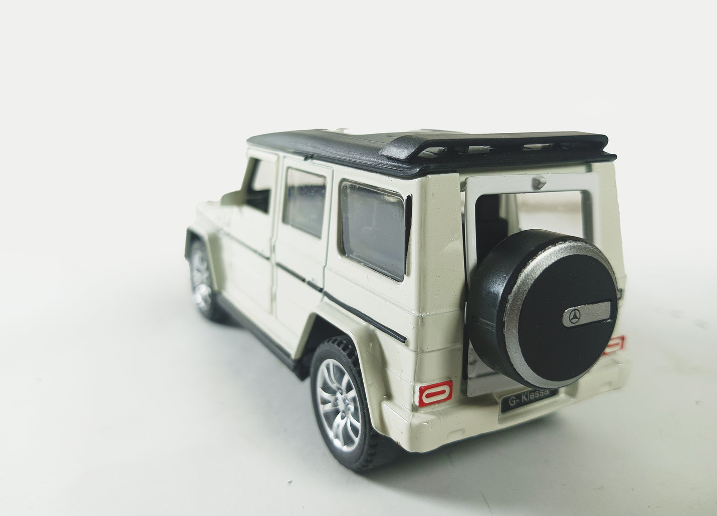 Die-Cast Model of G-Class Mercedes (White)