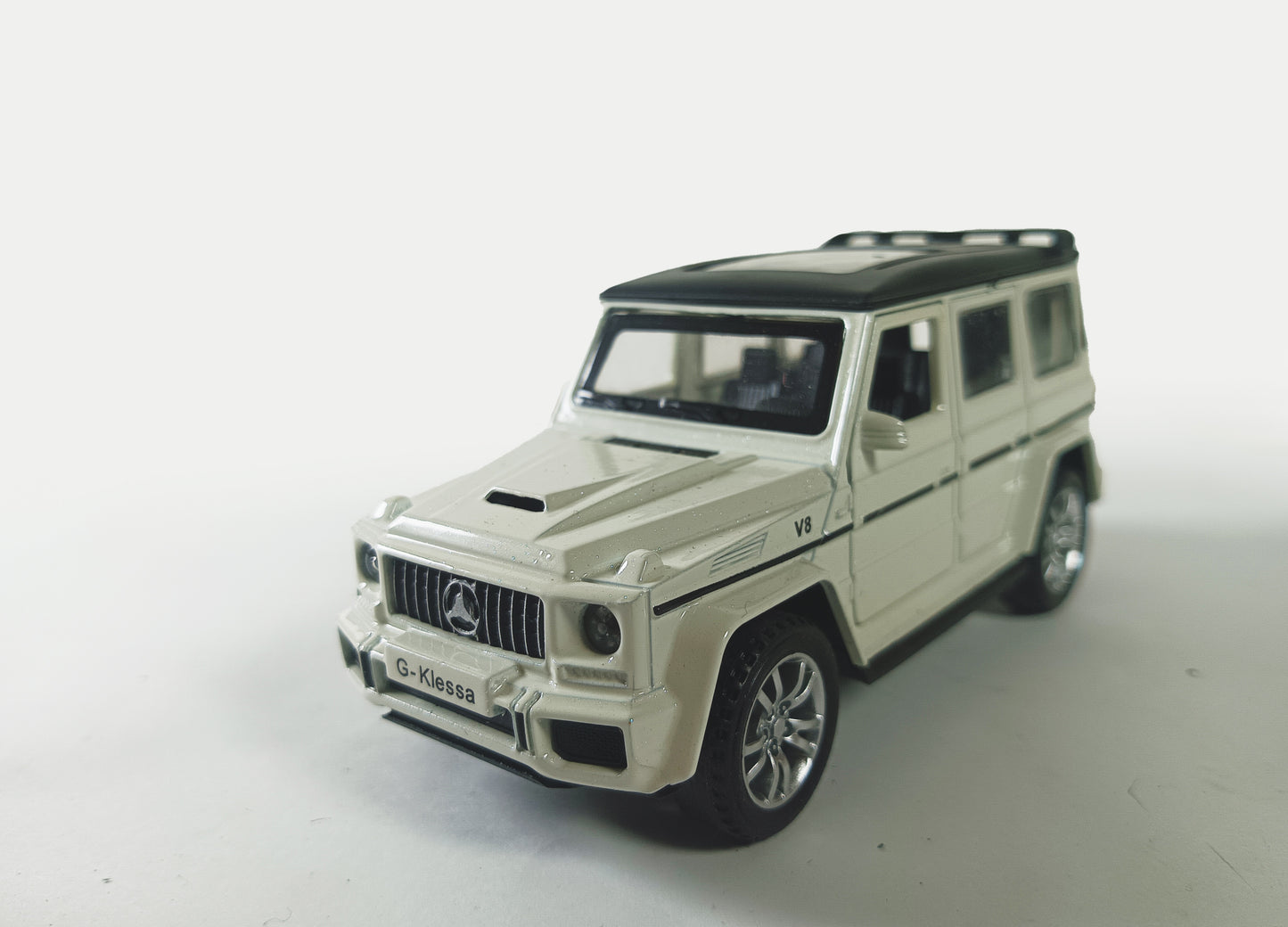 Die-Cast Model of G-Class Mercedes (White)